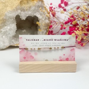 Talizman na miłość – bransoletka na sznurku.