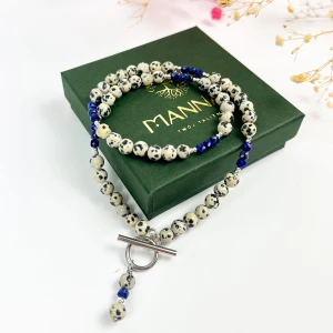 Naszyjnik z jaspisu dalmatyńskiego i lapis lazuli – talizman jasnej komunikacji